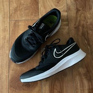 Nike running shoes- star runner